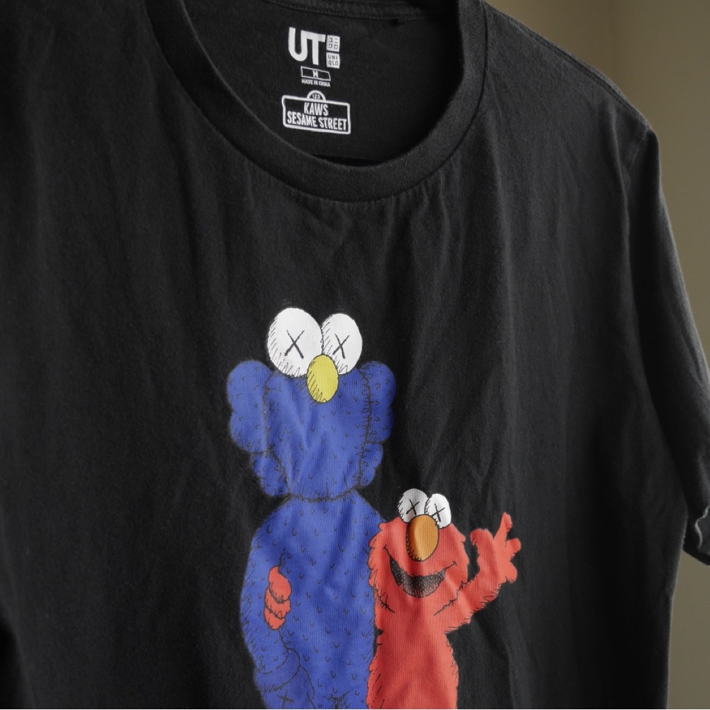 KAWS x Uniqlo x Sesame Street T-shirt, size M